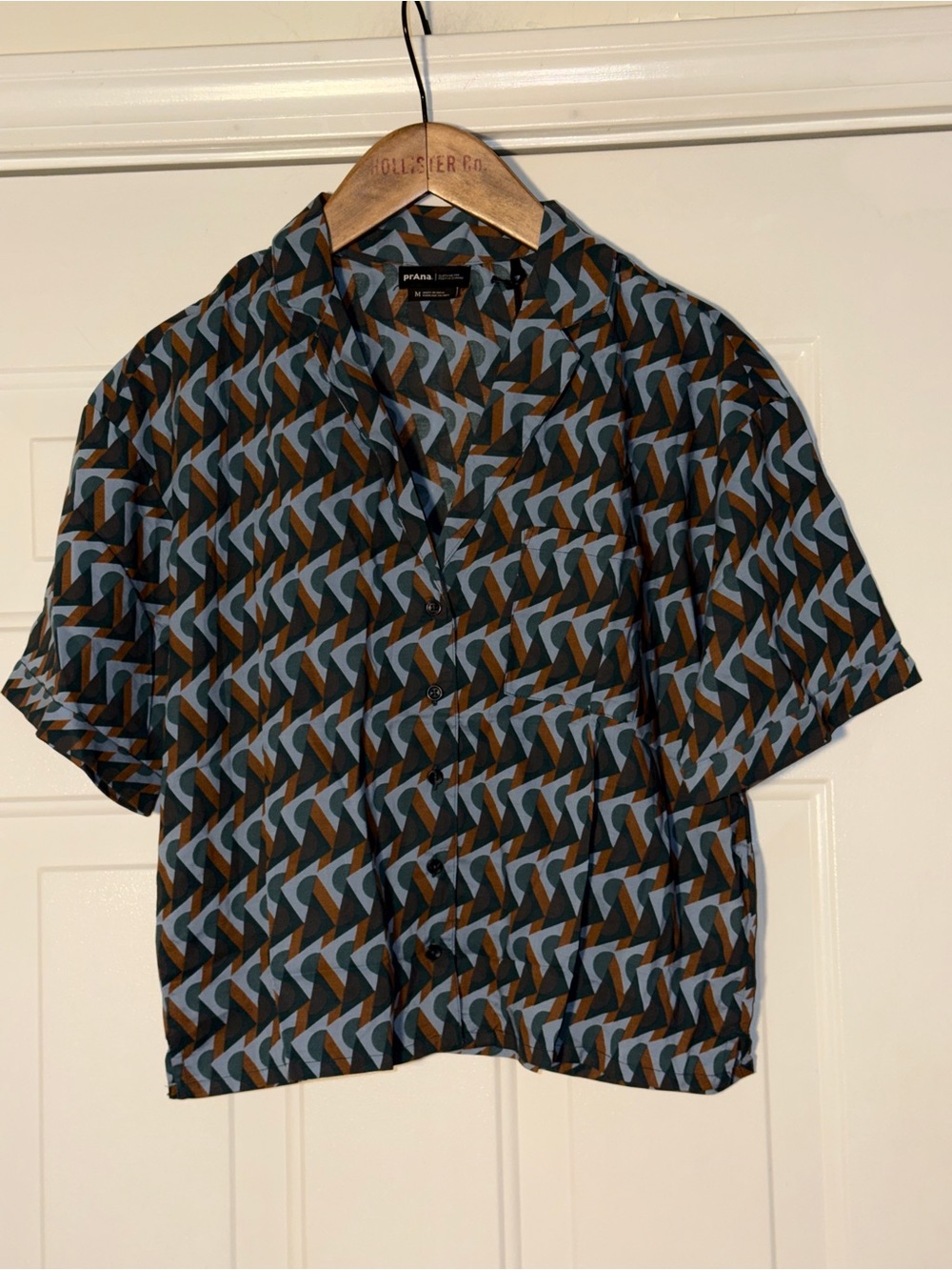 Prana Igula Patterned Short Sleeve Button-Up Shirt - Blue/Brown. Sz M